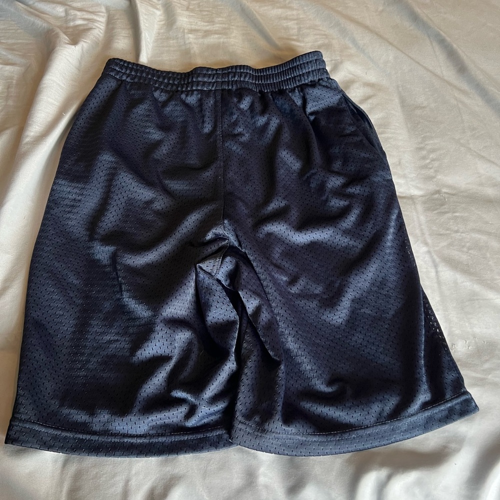 Lot of 5 pairs of shorts.  (Men’s small) - Picture 10 of 11